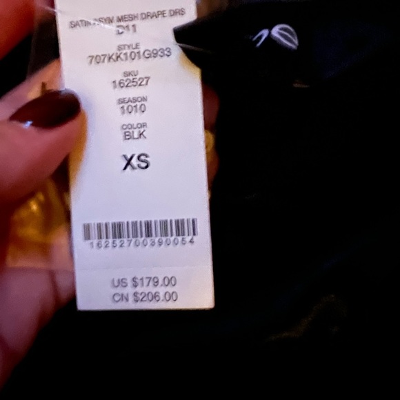 Dress - Picture 3 of 4